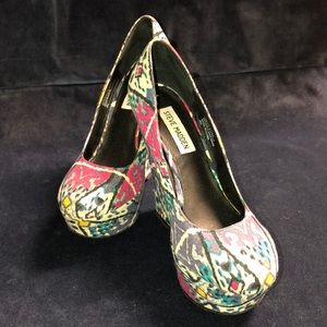 Steve Madden size 7 wedges plataform